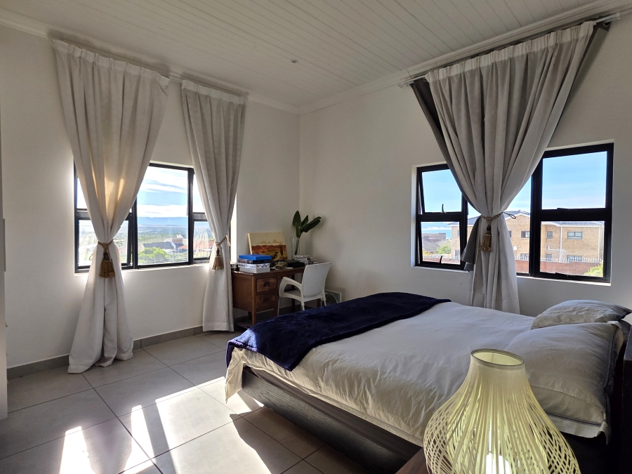 3 Bedroom Property for Sale in Wavecrest Eastern Cape
